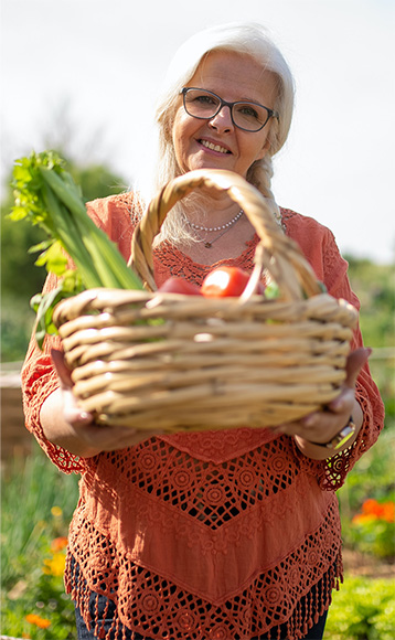 Geef je groenten de voeding die ze nodig hebben met Substral moestuinmest. Onze speciale formule is ontworpen om uw planten essentiële voedingsstoffen te geven, wat resulteert in grotere oogsten en gezondere groenten. Probeer het vandaag nog en zie het verschil!