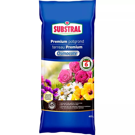 Geef je potplanten de voedingsstoffen die ze nodig hebben met Substral Premium Potgrond Osmocote! Deze potgrond bevat osmocote, een stof met langzame afgifte die helpt om je planten gedurende een langere periode te voeden, waardoor ze de voeding krijgen die ze nodig hebben om gezond te blijven.