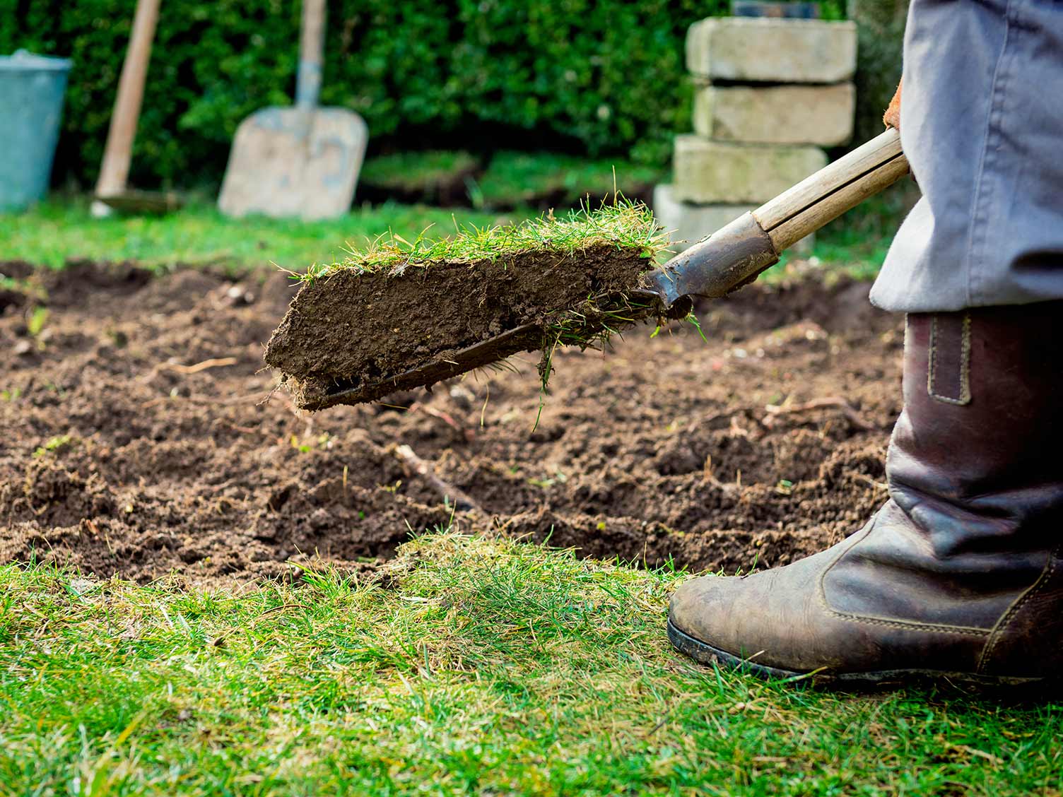 Complete guide to levelling a lawn - Love The Garden