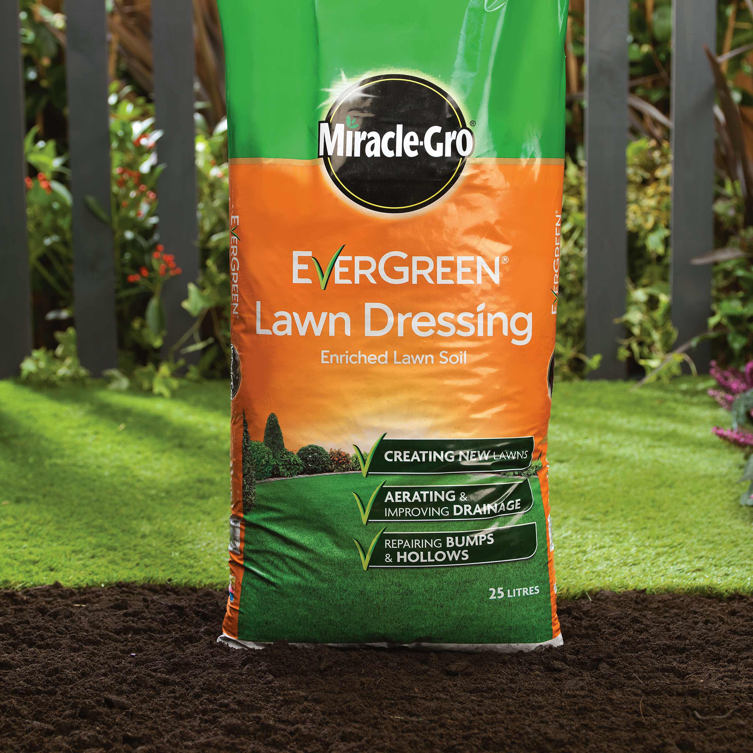 MiracleGro® EverGreen® Lawn Dressing 25 litres