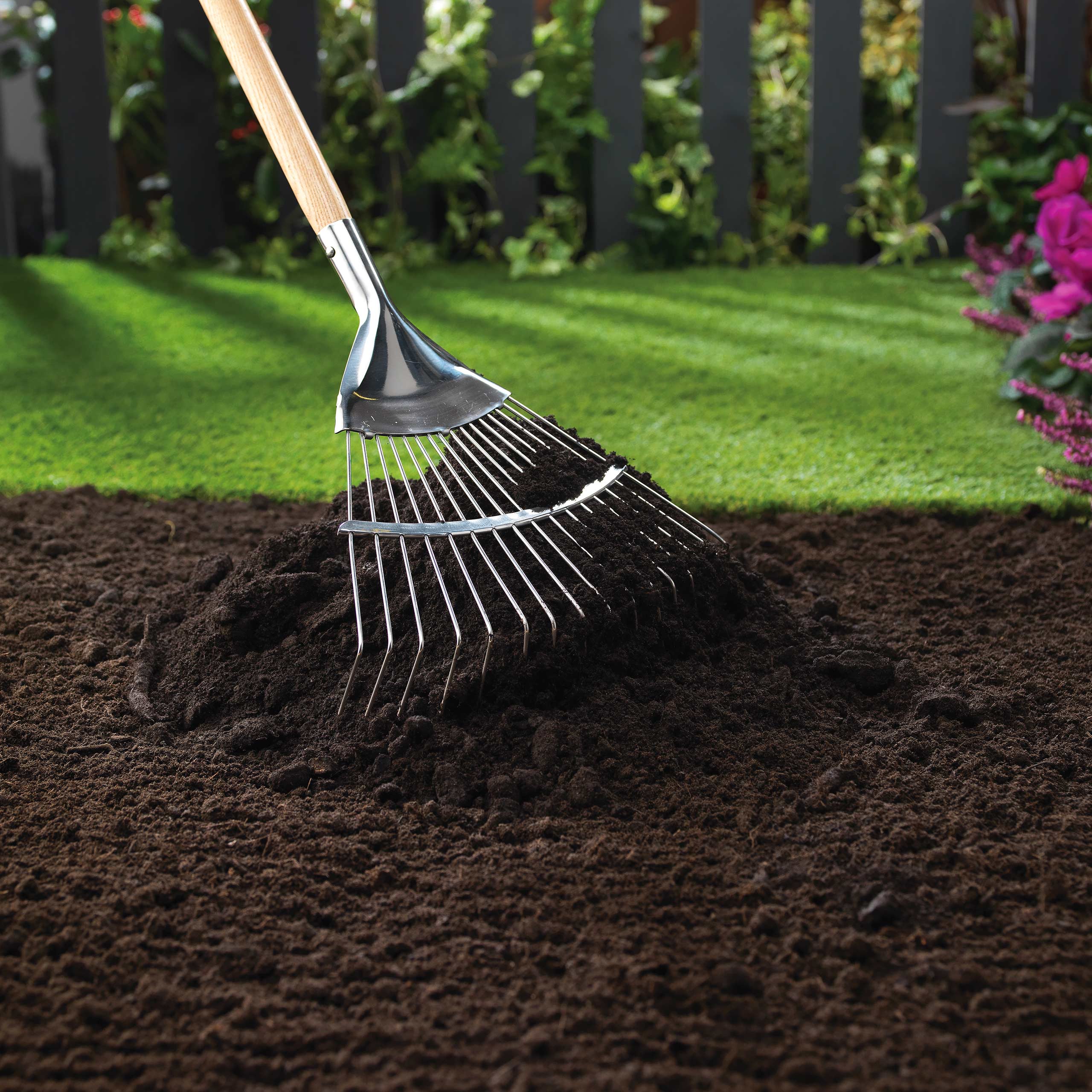 MiracleGro® EverGreen® Lawn Dressing 25 litres