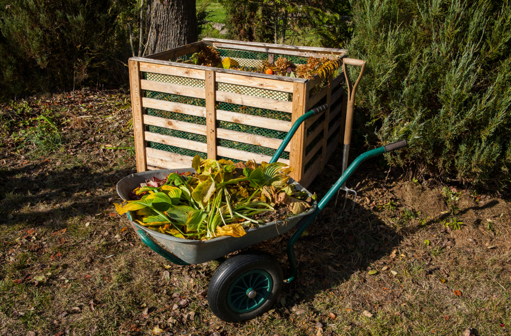 shutterstock_1220894902.jpg Faire son compost naturellement