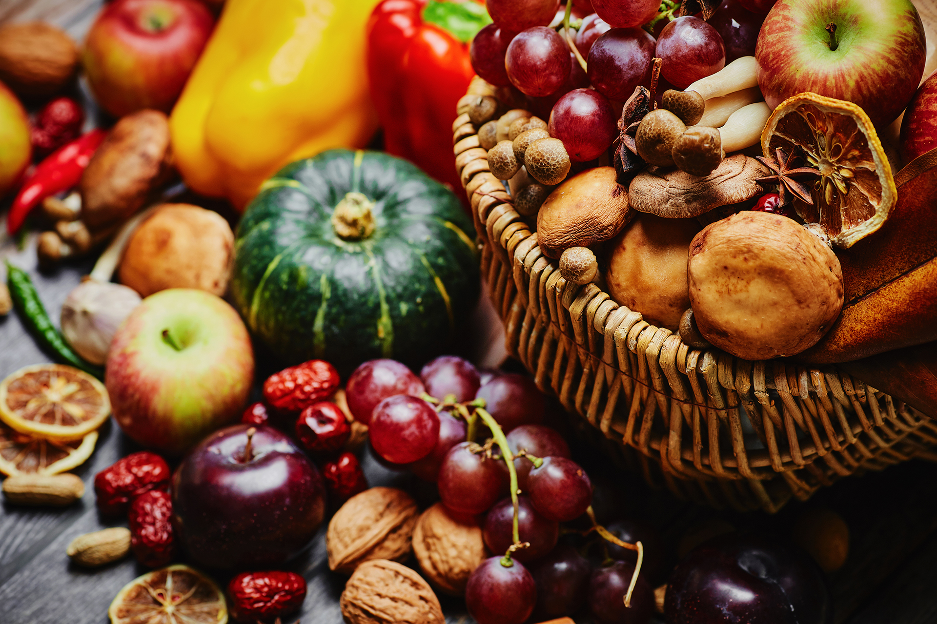 shutterstock_1473250991.jpg October planting & Harvesting guide