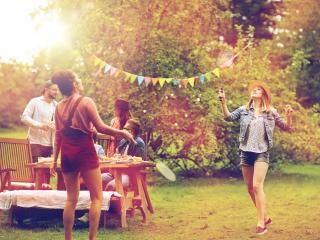 Holidays in the garden | David Domoney | Miracle Gro