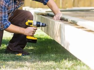 How to lay decking