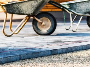 How to lay a patio and paving slabs