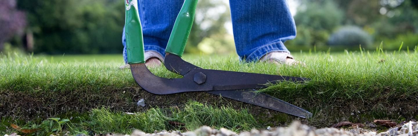 The Complete Guide To Lawn Edging, Edging Tools For Landscaping