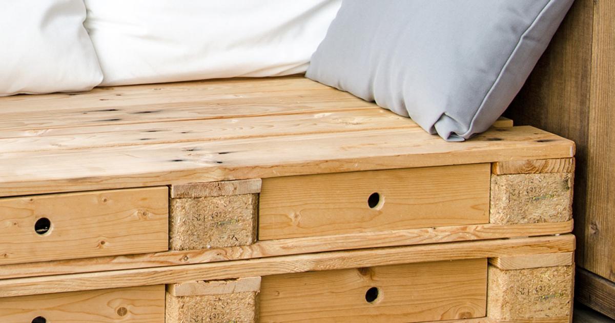 15 Outdoor Pallet Furniture Ideas | Love The Garden