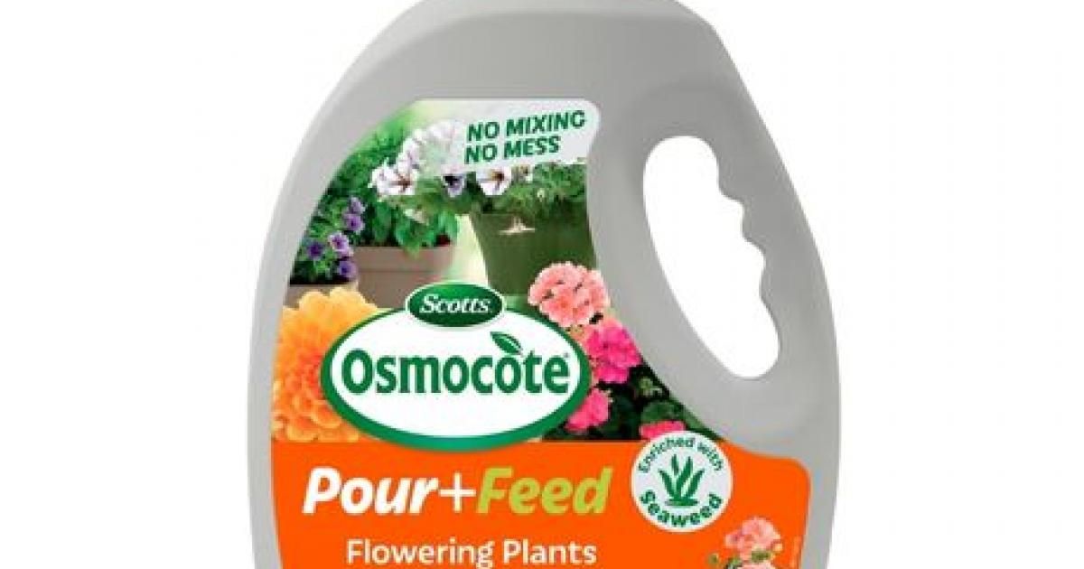 Scotts Osmocote Pour+Feed for Flowering Plants Easy to Use Plant Food