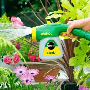 Miracle-Gro® Feeder image 3