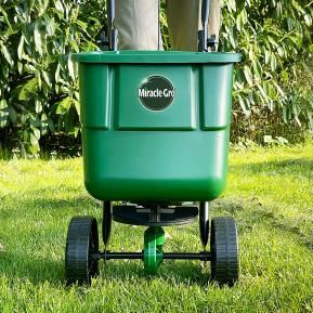 Miracle Gro Rotary Spreader 1 unit