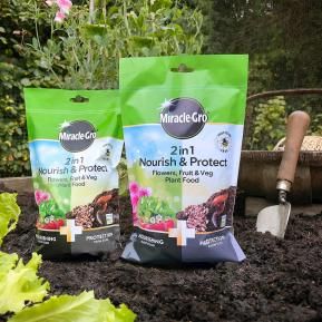 Miracle-Gro® 2 in 1 Nourish & Protect Flowers, Fruit & Veg Plant Food image 4