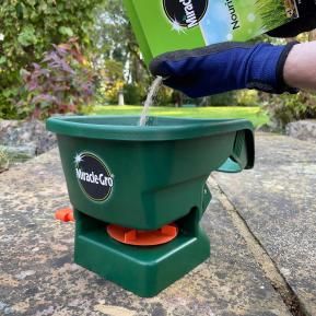 Miracle-Gro® 2 in 1 Nourish & Protect Seaweed Lawn Food image 3