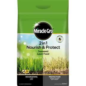 Miracle-Gro® 2 in 1 Nourish & Protect Seaweed Lawn Food main image