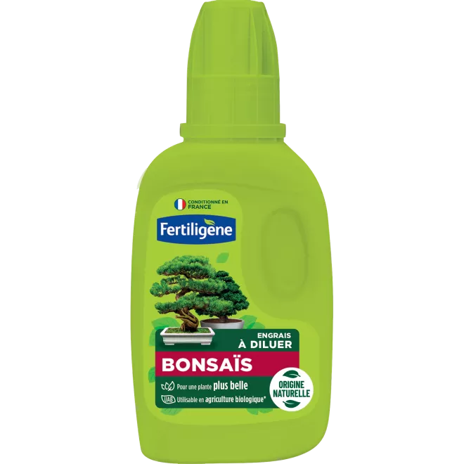 Fertiligène engrais Bonsaïs main image
