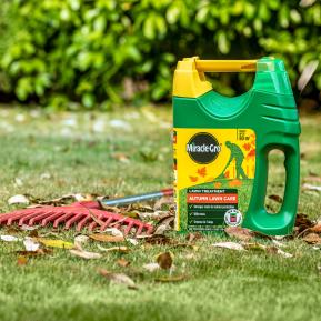 Miracle-Gro® Autumn Lawn Care image 2