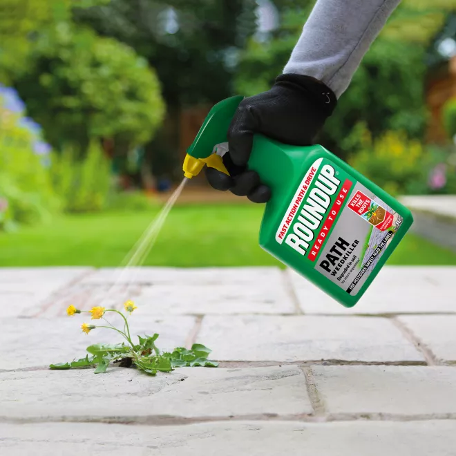 Roundup® Fast Action Path & Drive Ready To Use Weedkiller image 2