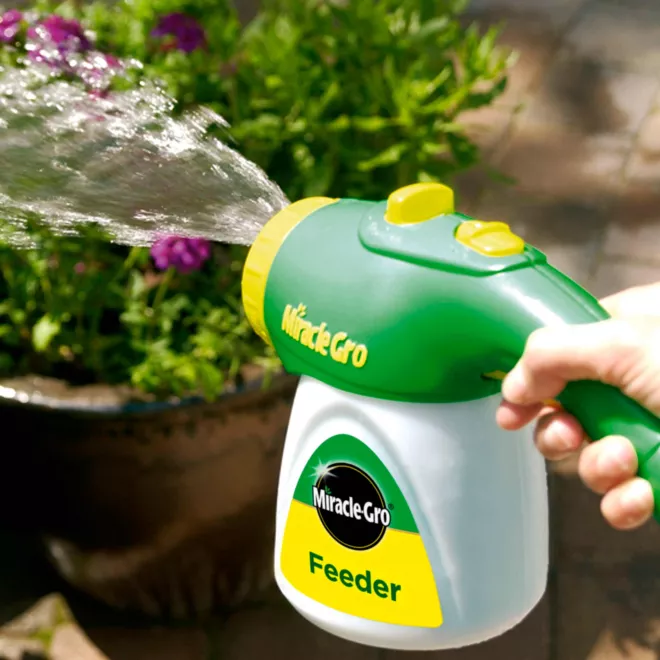 Miracle-Gro® Feeder image 2