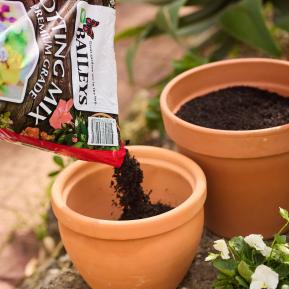 Baileys Premium Potting Mix image 3
