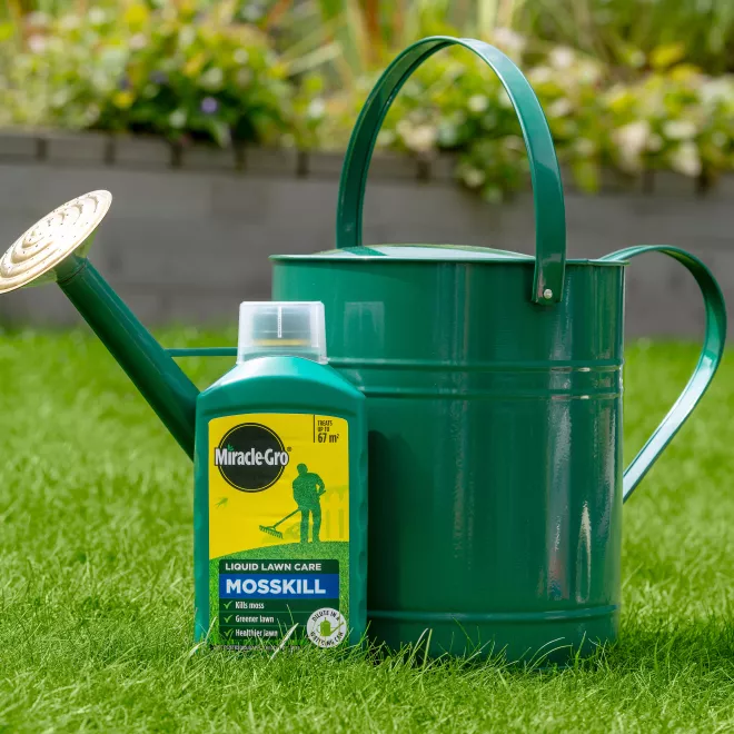 Miracle-Gro® Mosskill Liquid Lawn Care image 2