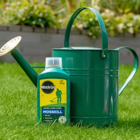 Miracle-Gro® Mosskill Liquid Lawn Care image 2