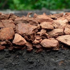 Miracle-Gro® Premium Pine Bark Nuggets image 4